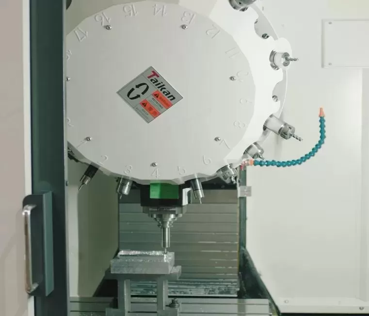 CNC ड्रिलिंग और मिलिंग मशीनिंग CNC ड्रिलिंग और मिलिंग मशीनिंग